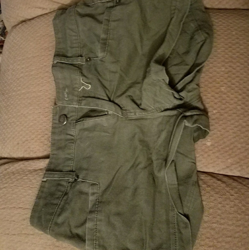 Green shorts Small